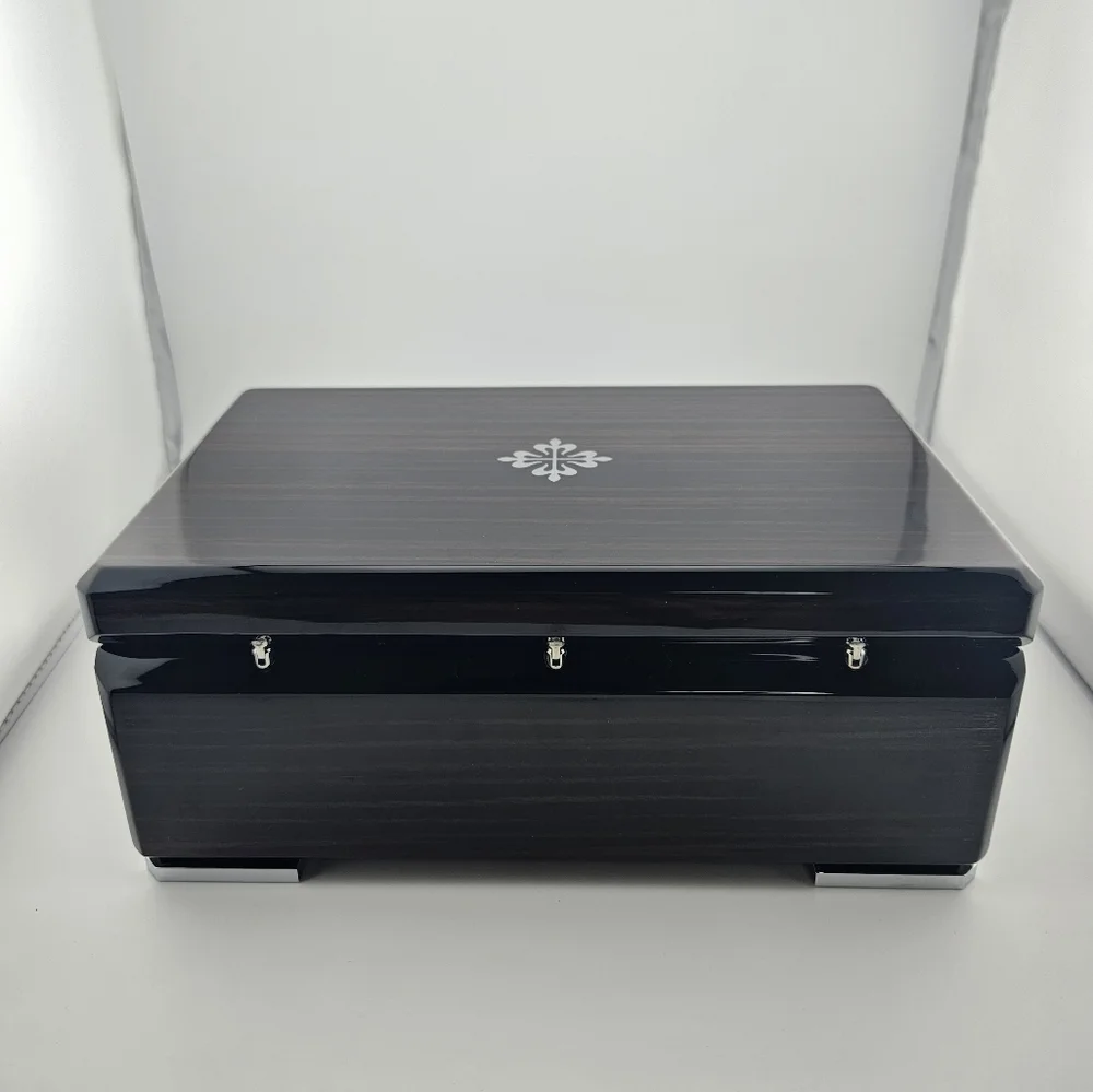 Patek Philippe brown wooden watch box with cover cloth - Picture 8 of 16